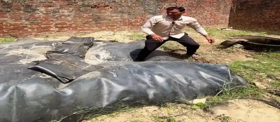 घर में मिनी गोबर गैस प्लांट_7683