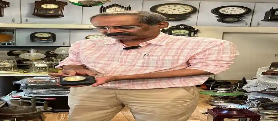 सैकड़ों वर्ष पुरानी विभिन्न प्रयोग हेतु लाइटें_3827