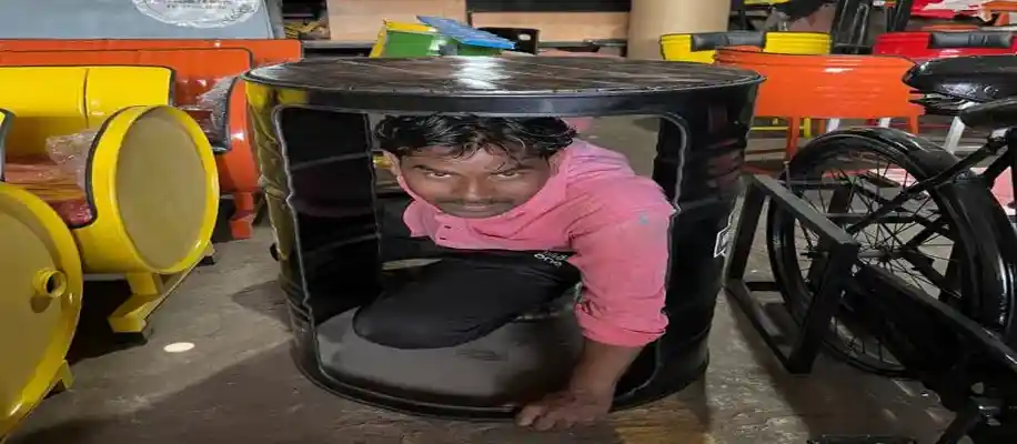 वेस्ट ड्रम और टायरों से बना अद्भुत फर्नीचर_9825