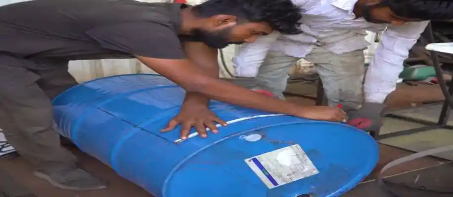 वेस्ट ड्रम और टायरों से बना अद्भुत फर्नीचर_9825