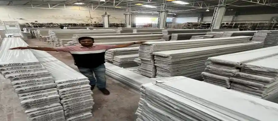 पीवीसी वॉलपेपर द्वारा हो रही शानदार इंटीरियर डिजाइनिंग_2428