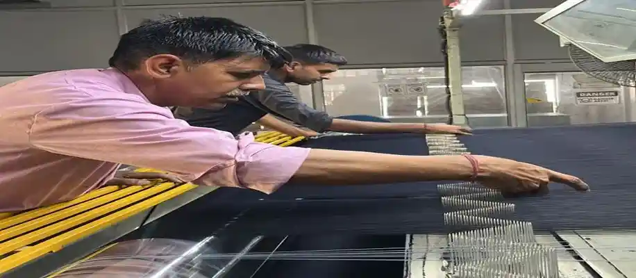 डेनिम या जींस कपड़ा बनाने की शानदार फैक्ट्री_2471