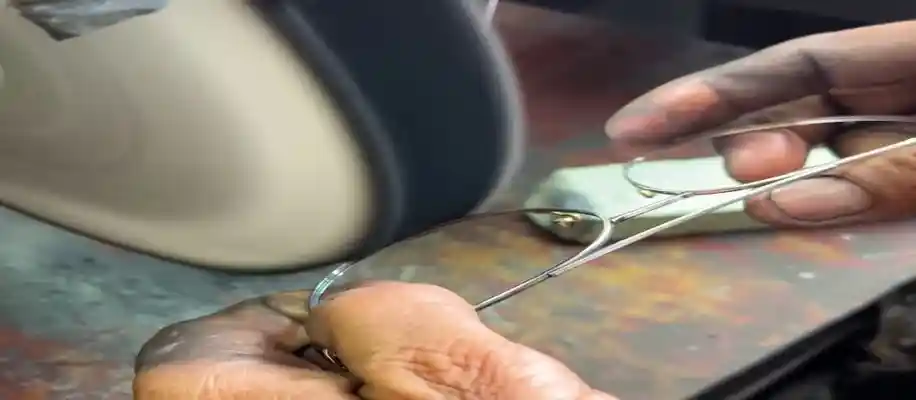 चश्मों के फ्रेम बनाने की हाईटेक वर्कशॉप_6638