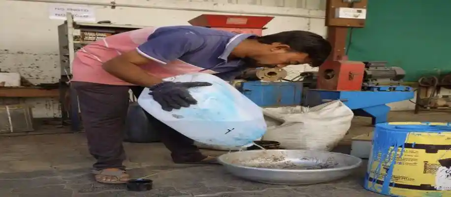 संजय जी की अनोखी मशीन: कचरे से कोयला बनाने का शानदार तरीका_7834