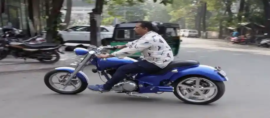 Dhanraj Motorcycles: पुरानी बाइकों को नया लुक देने वाला शानदार वर्कशॉप_8292