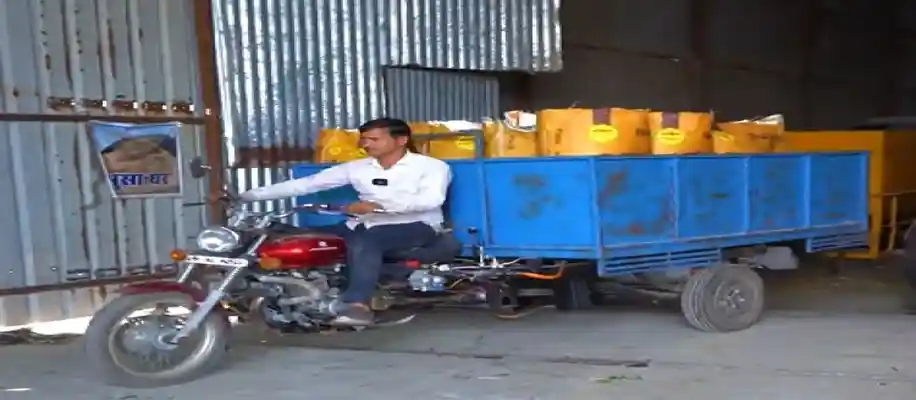 गोबर से बनी CNG से चलने वाले ट्रैक्टर और बाइक – एक अनोखी तकनीक_6875