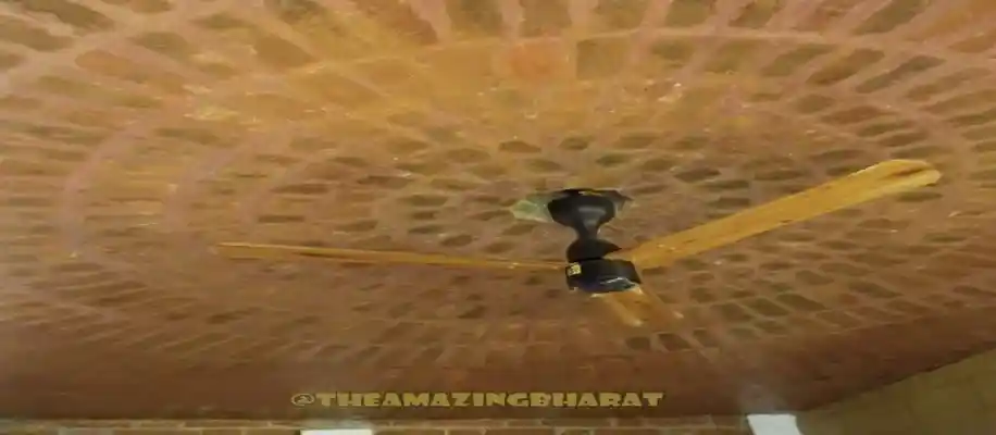 सत्यचित: मिट्टी से बना एक अनोखा घर_3178