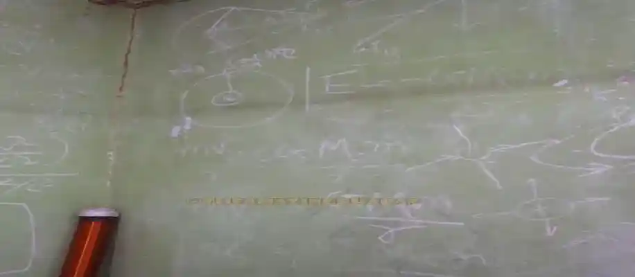छोटे कमरे से शुरू हुई विज्ञान की उड़ान_8896