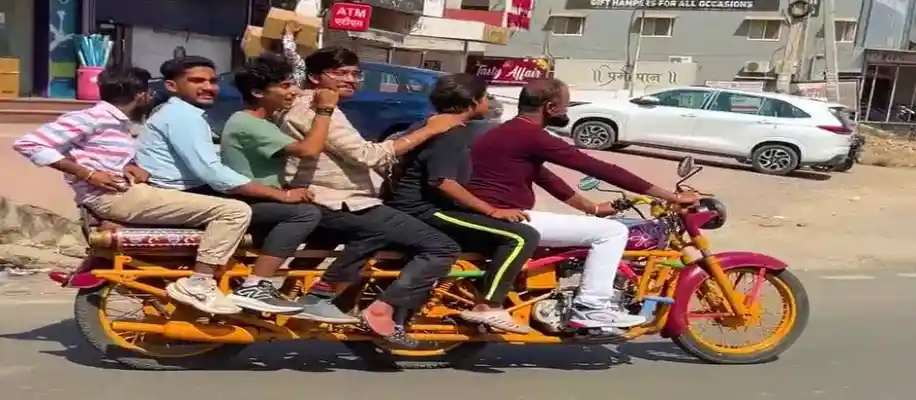 अजूबा बाइक - 12 फीट लंबी_8930