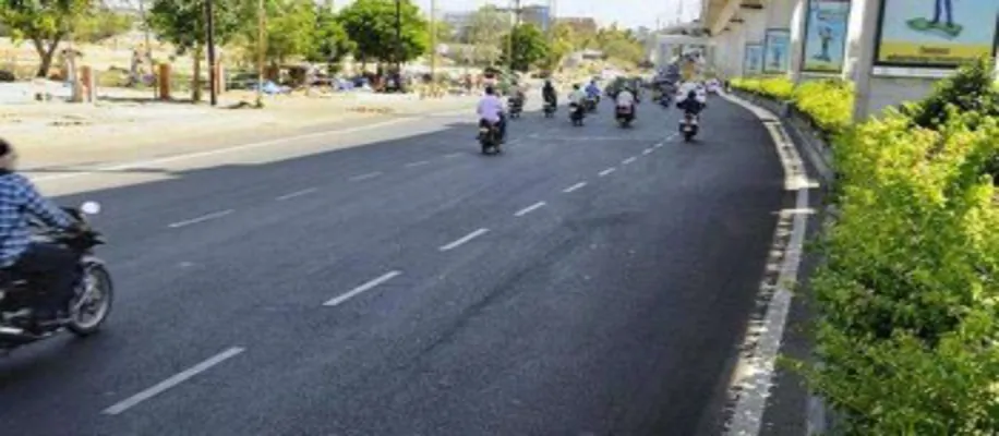 प्लास्टिक से बनी सड़क_2162