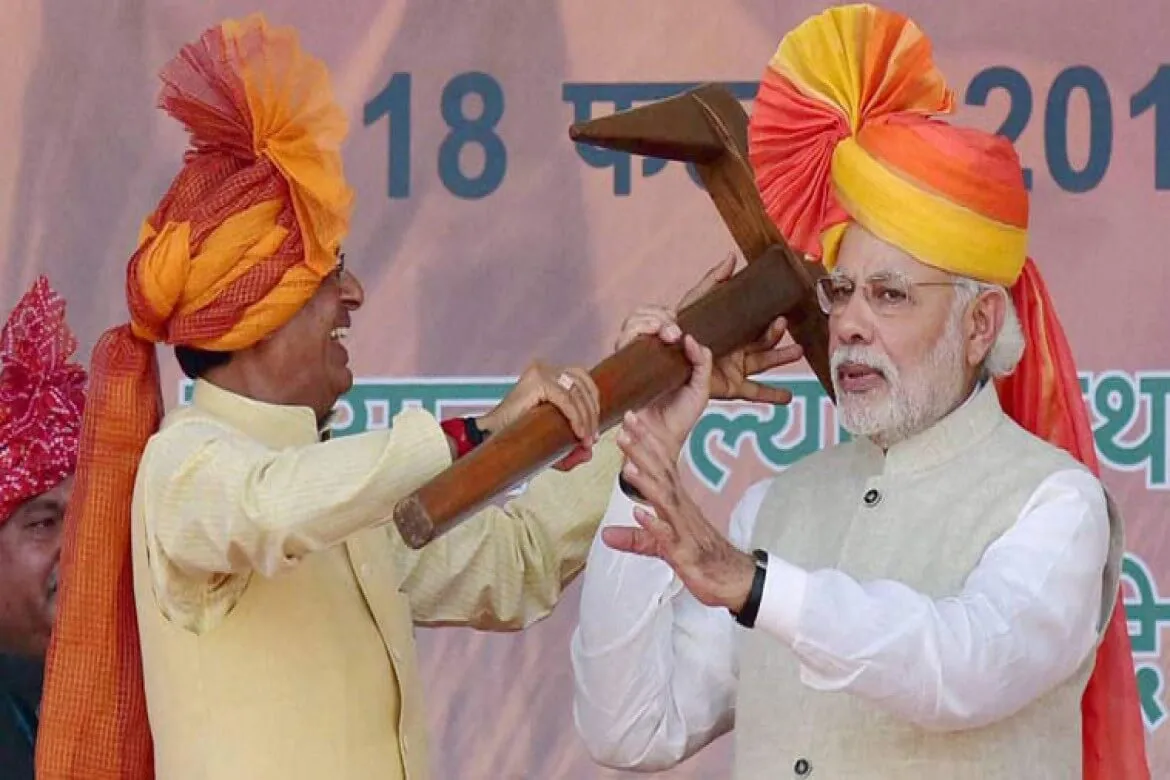प्रधान मंत्री की फसल बीमा योजना मैं 17 % की गिरावट 