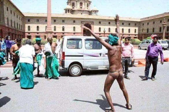  हम नही भूले जब किसान नंगा हुआ