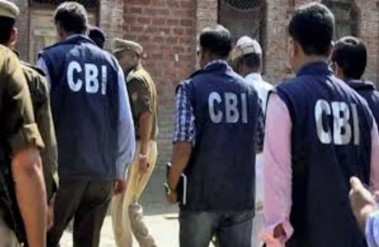 करोड़ों की बैंक धोखाधड़ी के मामले, CBI ने मारे छापे