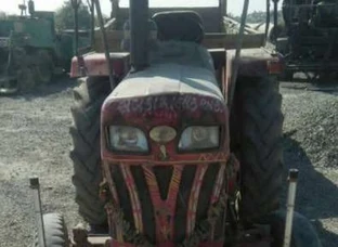 Mahindra tractor 275 tip top condition