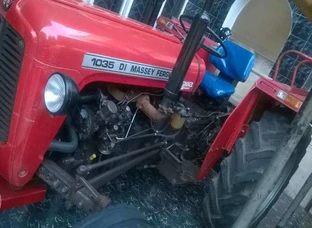 Tractor Red 1035 DI Massey Ferguson