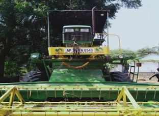 John Deere 5310 combined harvester 2011 model.