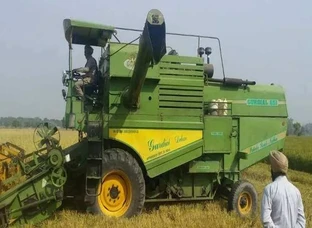 2010model petti band engine.. .combine harvester