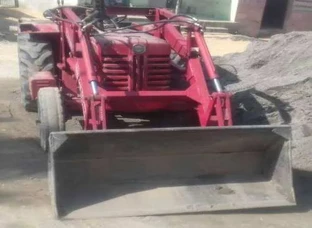 Mahindra Tractor loder 