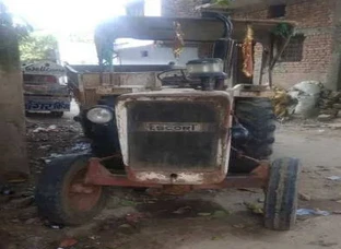 Tractor with trolley /note-no msg no chat contect