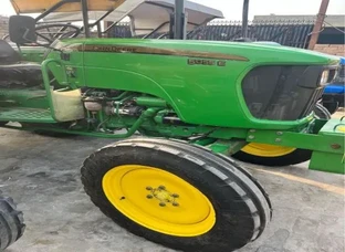 JOHN DEERE - 5055 E