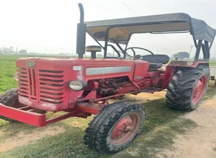 Mahindra 275 - Model 1994