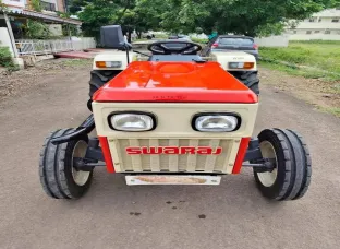 Swaraj 724 XM