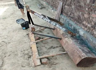 कुली  मात्र 9 हजार रुपए में