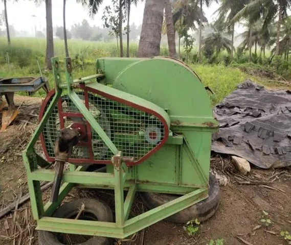 Farm waste pulveriser less used blades