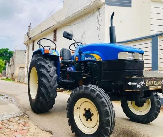 New Holland 5500 - Model 2010