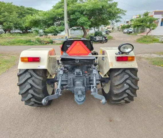 Swaraj 724 XM