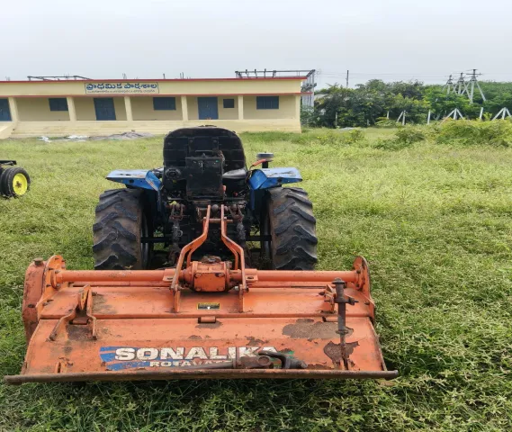 Mini tractor with Rotovetar