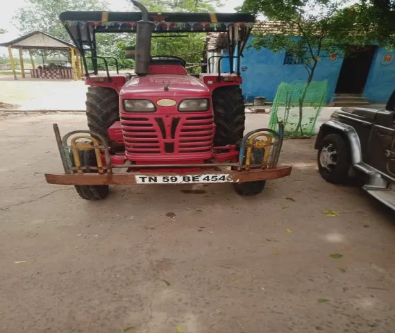 Mahindra sarpanch 575